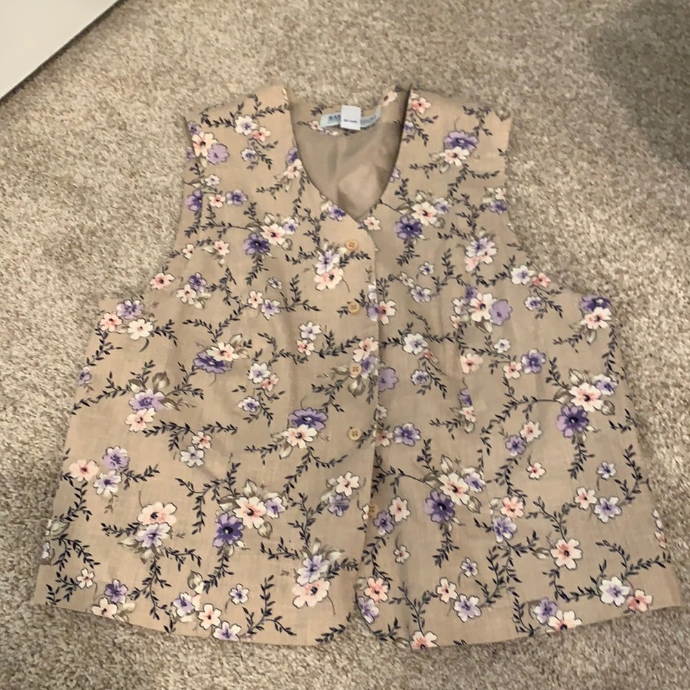 Linen blended floral vest